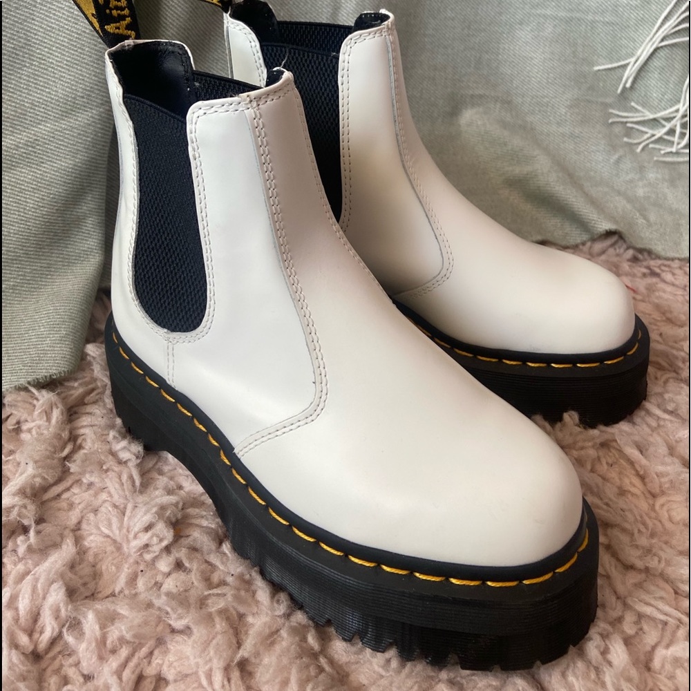 Dr. Martens 2976 Platform Boots -White